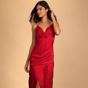 Lulu’s Perfectly Primped red size M maxi dress